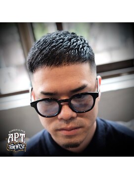 エーピーティートアウエスト(APT. TOR WEST) crop style