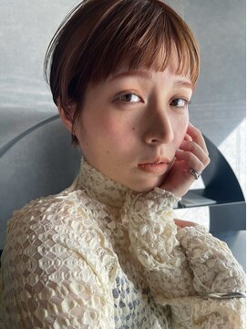 イトシテ オン眉ショート×ブリーチなしオレンジカラー【本多身和子】