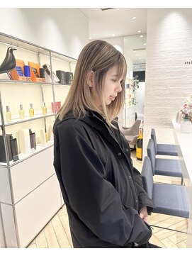 ステア ケース(stair case) キャラメルナッツブランド　ハイライト　地毛残し