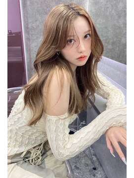 リア 大阪梅田(Ria) くすみベージュカラー　レイヤーカット 【韓国ヘア 大阪 梅田】