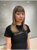 シンプルだけど印象的◎パツン前髪×艶髪ストレート