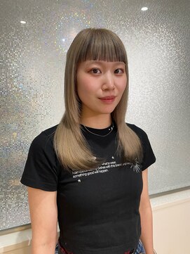 アオ(AO) シンプルだけど印象的◎パツン前髪×艶髪ストレート