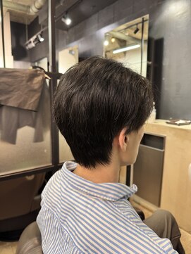クロムトウキョウ ザ バーバー 新宿本店(CHROM TOKYO the Barber) センターパートウルフ