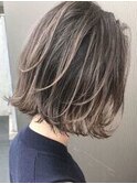 おしゃれな大人のハイライト 切りっぱなしボブ×外ハネ