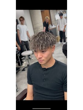 イーラ アメ村店(era) メッシュツイスパパーマ/メンズ/刈り上げ/眉毛/ツイスト