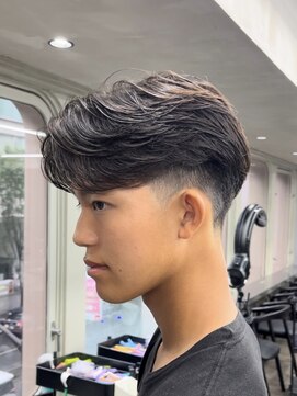 ニコ トウキョウ ロジック(nico TOKYO Logic) センターパートニュアンスパーマ曲がる縮毛矯正