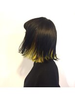 プランクスター(prankster)&nbsp;[prankster]イエローのインナーカラーの外ハネ スタイル