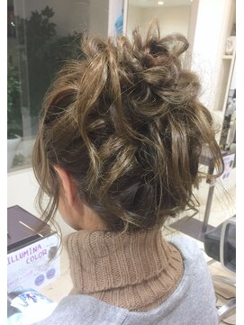 ヘアープロデュース フラックス(HAIR PRODUCE flux) 【flux】後れ毛ありのルーズアップ【西淀川区,尼崎駅,出来島】