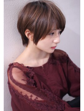 レイラバイアフロート 吉祥寺(Lila by afloat) 【畑中正敏】ひし形　小顔　耳掛け大人ショート