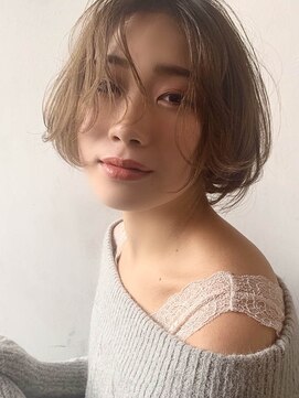 ルッソ(RUSSO) 【ＲＵＳＳＯ】大人かわいいミルキーグレージュ　ショート