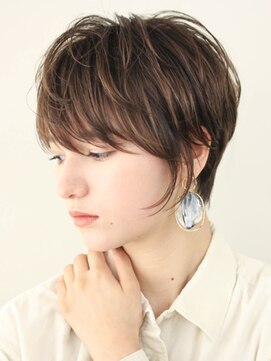 ココラー(COCOlar) 綺麗な女性