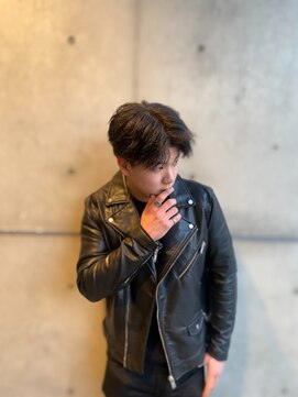 アイズ 海老名(AIZU) センターパートツイストスパイラルパーマ波巻きスパイラルパーマ