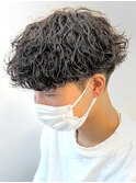 刈り上げ高めツーブロックマッシュ波巻きスパイラルパーマ