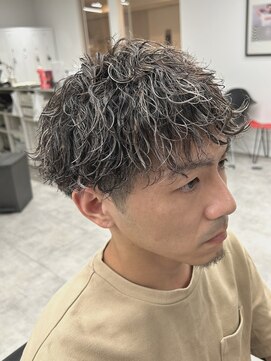 ラヴィズムバイフィフス(LUVISM by fifth) メンズ波巻きスパイラルパーマ×ホワイトメッシュ/新潟/万代