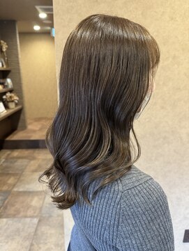 イロハ(iroh) イルミナカラー/アッシュベージュ/ブリーチなしカラー/髪質改善