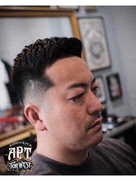 エーピーティートアウエスト(APT. TOR WEST) SKIN FADE