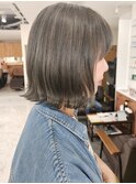 オリーブグレージュ