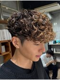 外国人風パーマスペインカールテーパーフェードプードルパーマ