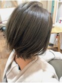 グレーカラー、ショートボブ