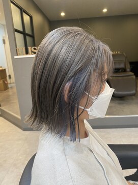 エリス ウメダ(Eliss umeda) グレージュ×ブルーシルバー