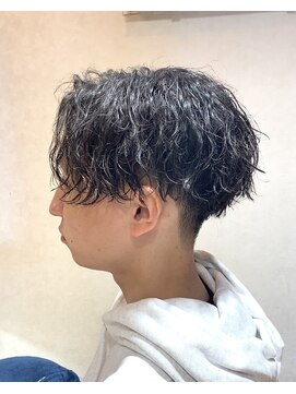 ヴェロ 福井(VeRO) 前髪も上げやすいパーマ！センターパートツイスパ