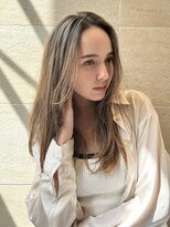前髪なしレイヤー かきあげ ヘルシー ハイライト 夏 ブリーチ