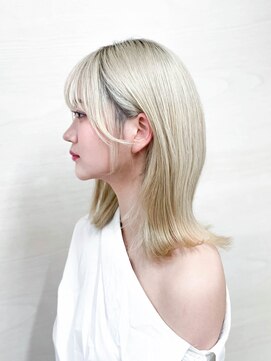 エルサザリープ 三宮(Elsa the leap) ハイトーン/ホワイトベージュ/ブリーチ/レイヤー/韓国ヘアー