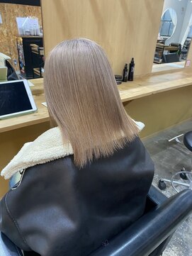 チャプター 問屋町(chapter) ケアブリーチミルクティーベージュカラー切りっぱなし韓国ヘア