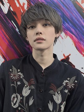 ユーフォリア 渋谷グランデ(Euphoria SHIBUYA GRANDE) ラウンドマッシュ　ニュアンスカラー　グレージュ　MOMO