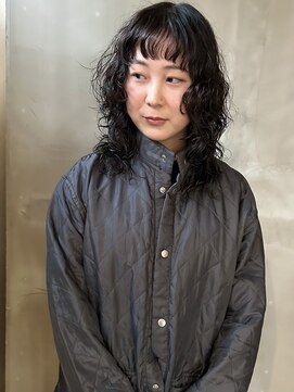 シーン(SINN.) ミディアムパーマ