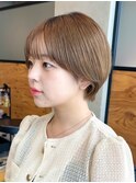 丸みショートボブベージュブラウンカジュアル大人かわいいモード