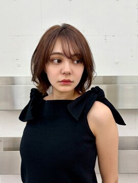 ヒュー 広島(HEW) 韓国くびれレイヤーボブ大人かわいいブラウンヘア20代30代