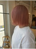 ピンクベージュ
