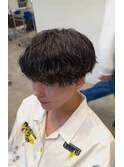 シャドウパーマショートマッシュツーブロック韓国スパイラル黒髪