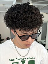 【プードルパーマ】強めのカールで圧倒的なボリュームと個性を引き出す◎メンズパーマなら Men’s salon O.