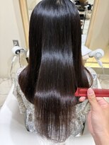 シアン 栄店(CYAN.) 湿度でうねる髪に縮毛矯正