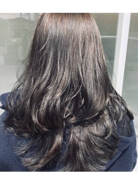 スタッフ イット ヘアー グレージュカラー☆