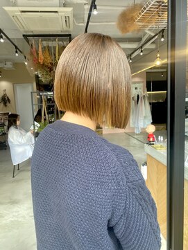 リリー(lily) パツッとミニボブ＊