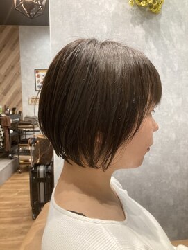 ラゾ(LAZO) 少し軽め丸みショートボブ