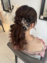 ポニーテール　ヘアセット　お呼ばれヘア