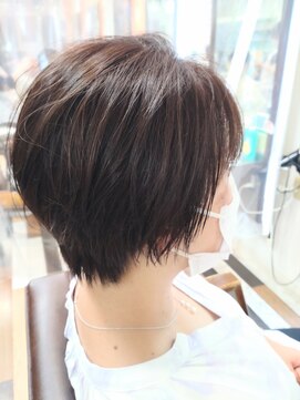 アックスリブ 蓮田店(AXE-LEVE) かわいらしい丸みショートスタイル