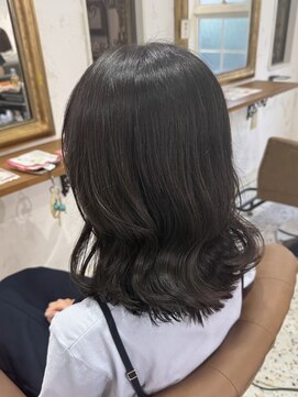 サンバイセライロ 千葉(SAN. by celilo) グレージュ*寒色系カラー/千葉駅/MINA