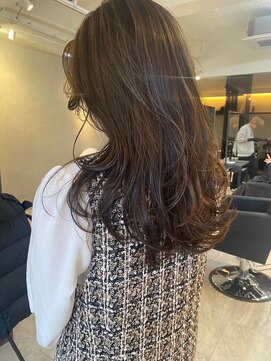 アウラ(aura) 20代30代韓国風レイヤーカット/透明感カラー/ハッシュカット