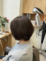 ウイバイファースト(u'i by first) カットはショートスタイル カラーはグレージュ