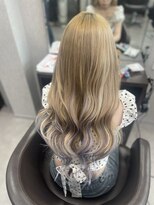 ヘアーデザインルアナ(Hair design Luana.)&nbsp;ミディアムから派手髪スーパーロングに変身！