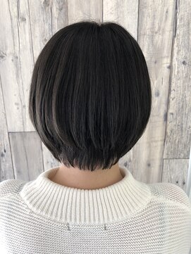 ルノン(LUNON) シルエットが美しく見えるボブ