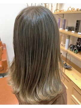 シーツー 三吉店(C2) ハイトーンカラー グレージュグラデーション