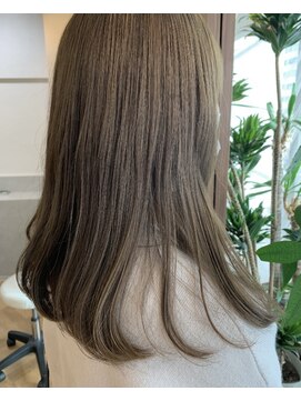 インビテーション(invitation) オリーブグレージュ