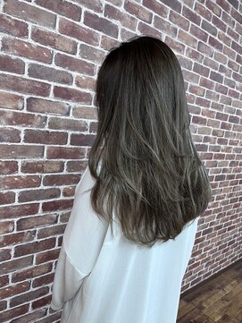 ティアドライブバイソルト(Tear Drive by Salt) レイヤーカット/エアータッチ