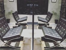 業界最高級シャンプー台とデザイナーズシェービングチェア！